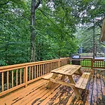 Cozy Tobyhanna Cottage With Deck And Pool Access!