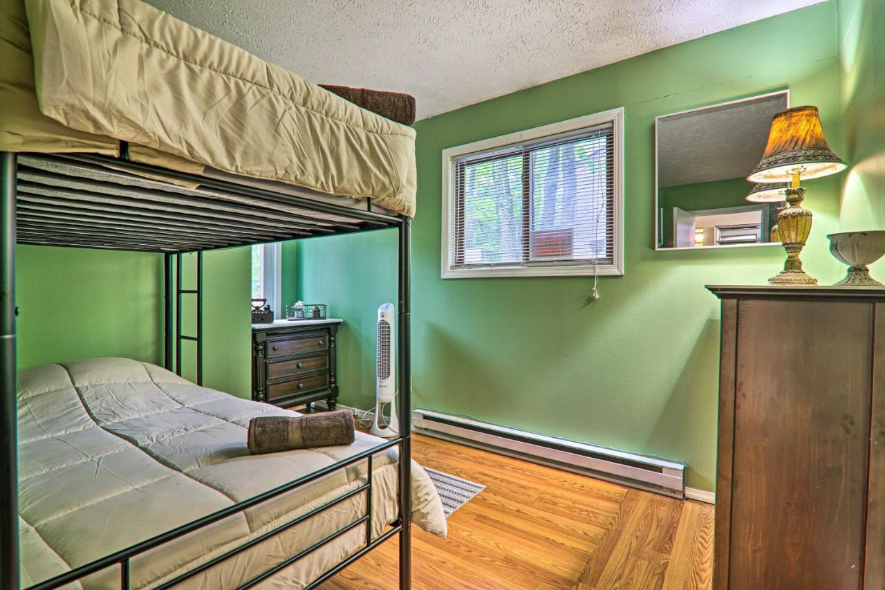Cozy With Deck And Pool Access! *